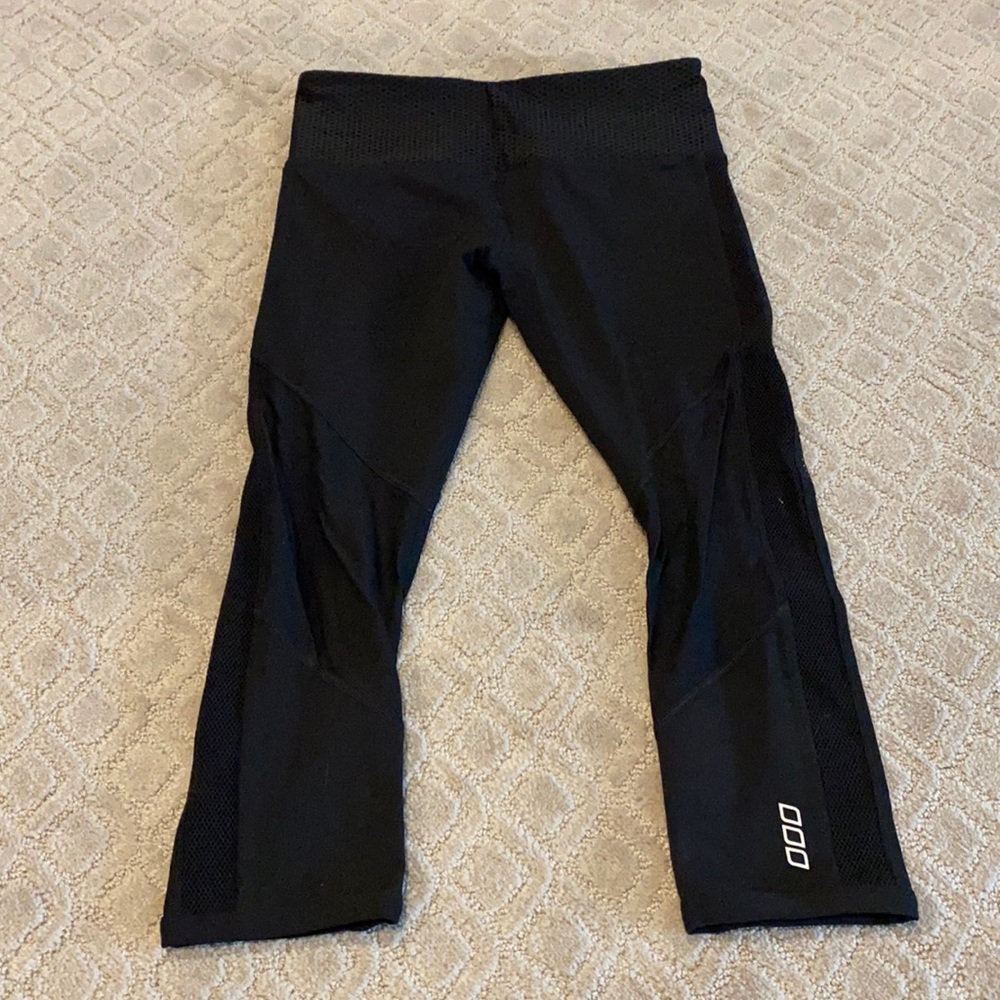 Lorna Jane knee length leggings